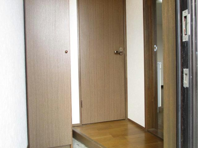 コーポパークサイドの玄関