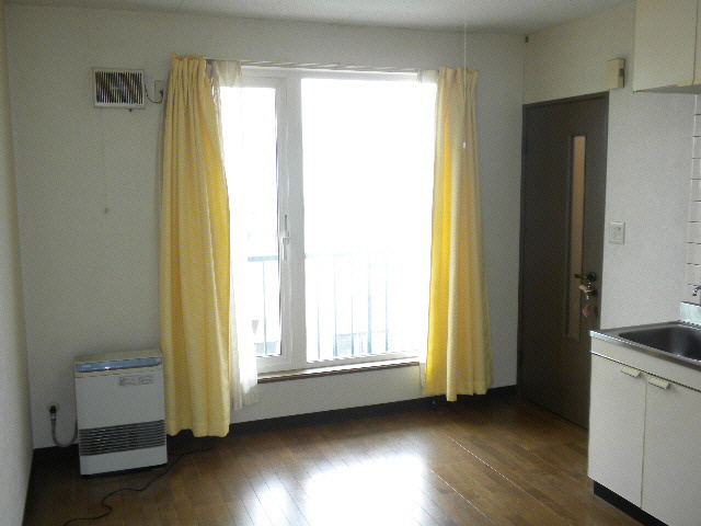 コーポパークサイドの居間・リビング