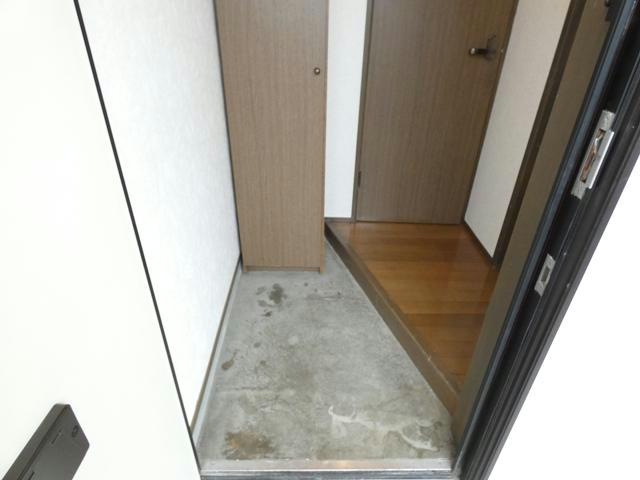 コーポパークサイドの玄関