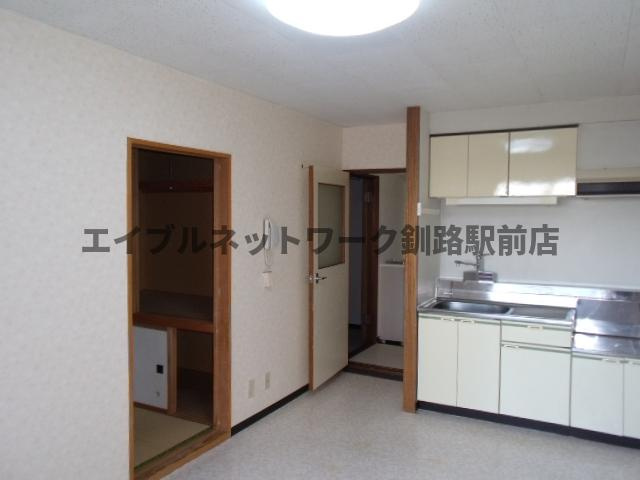 仲浜ハイツの居間・リビング