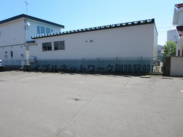 仲浜ハイツの駐車場