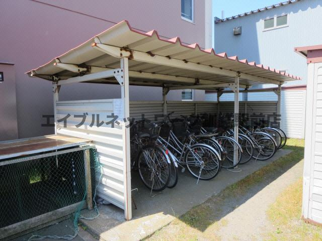 仲浜ハイツの駐車場