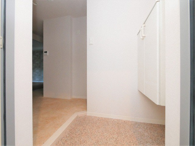 グランドゥール九条の玄関