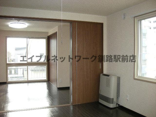 セブンハイツの居間・リビング