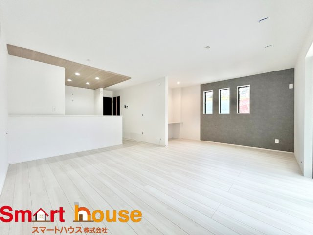 相模原市南区磯部　建売変更の玄関