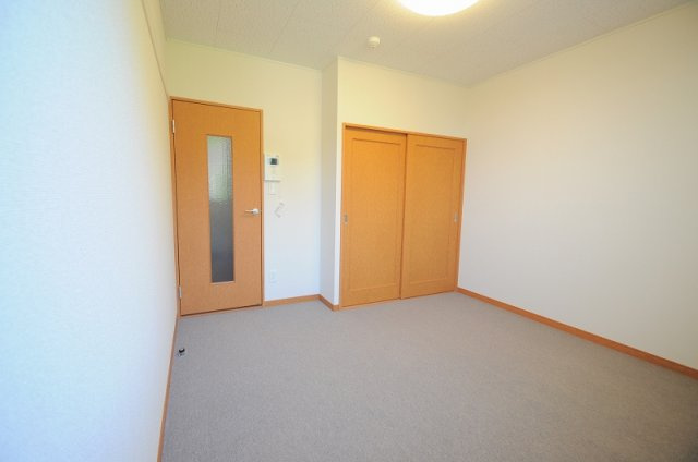 レオパレス六甲ＥＡＳＴの収納|2Fカーペット。