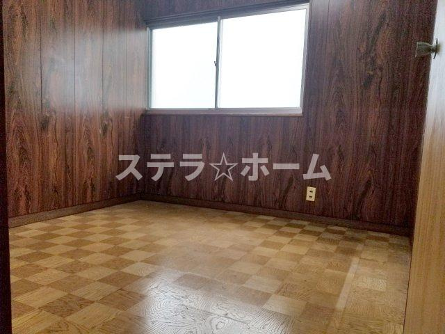 今津南3 中古戸建の洋室|使い勝手のいい洋室です
