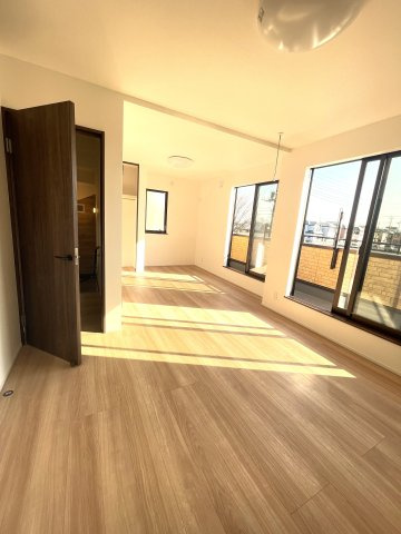 所沢新町新築戸建の洋室|洋室11.28帖多目的ルームは使い方色々！将来2部屋にすることも可能です。