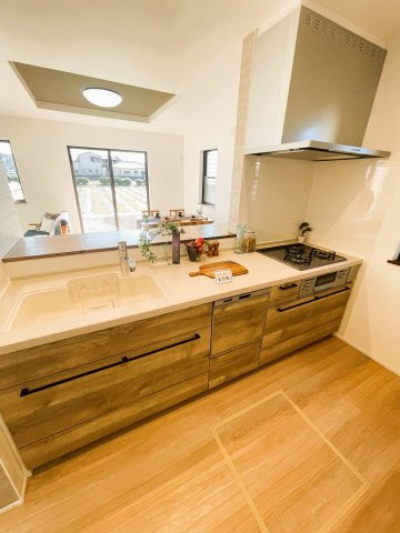 所沢新町新築戸建のキッチン|食洗器・コンセント・戸棚収納付きカウンターキッチン