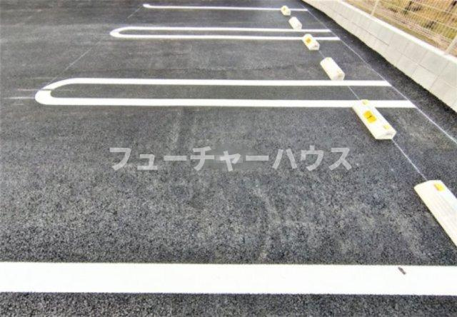 Grandiose (グランディオス)の駐車場