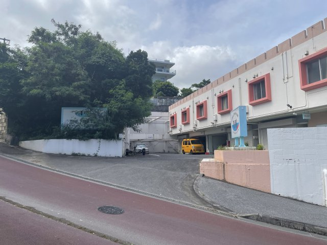 沖縄市比屋根収益物件の外観