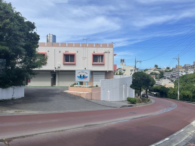 沖縄市比屋根収益物件の外観
