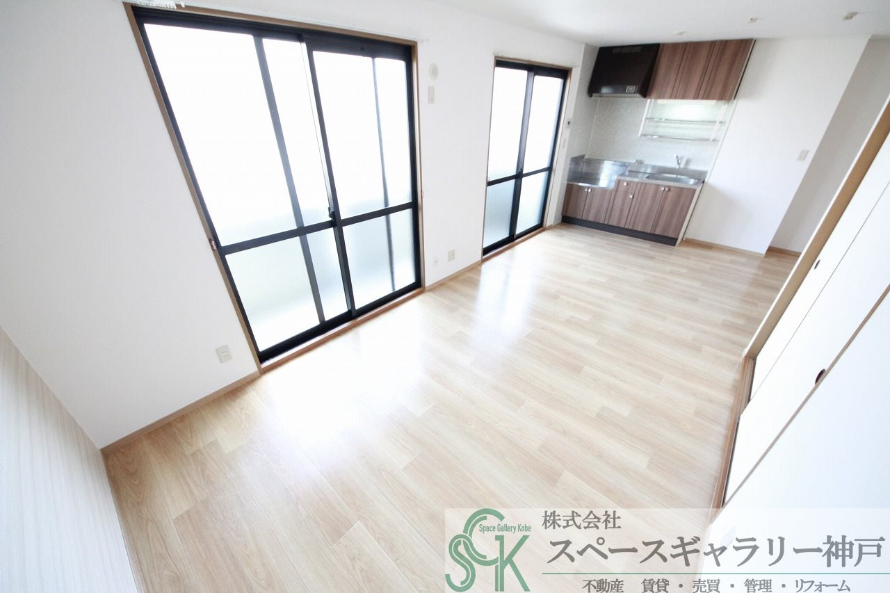 エステート桃山2の居間・リビング|※お部屋により仕様が異なる場合があります。