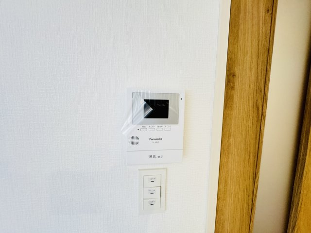 柏市増尾４丁目新築戸建【土小学校：6分】のセキュリティ|来客時も安心のTVモニター付きインターフォン