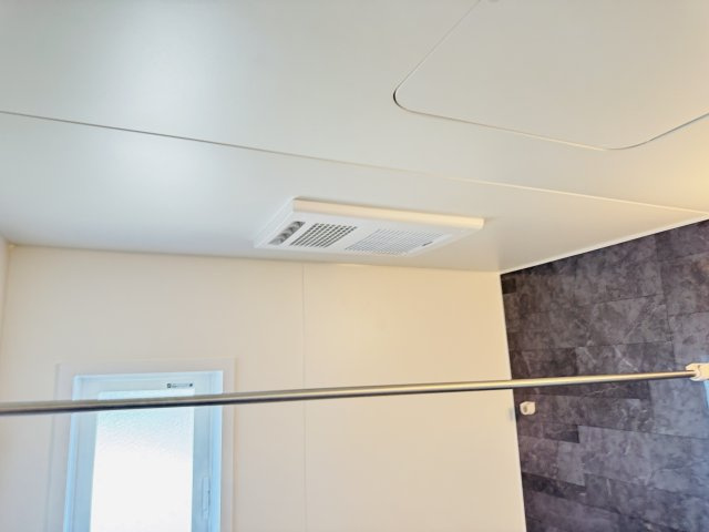 柏市増尾４丁目新築戸建【土小学校：6分】の冷暖房・空調設備|雨の日も安心の浴室乾燥機つき