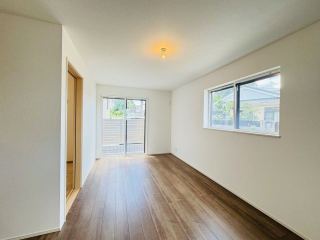 柏市増尾４丁目新築戸建【土小学校：6分】の居間・リビング|17.5帖リビングダイニングキッチン