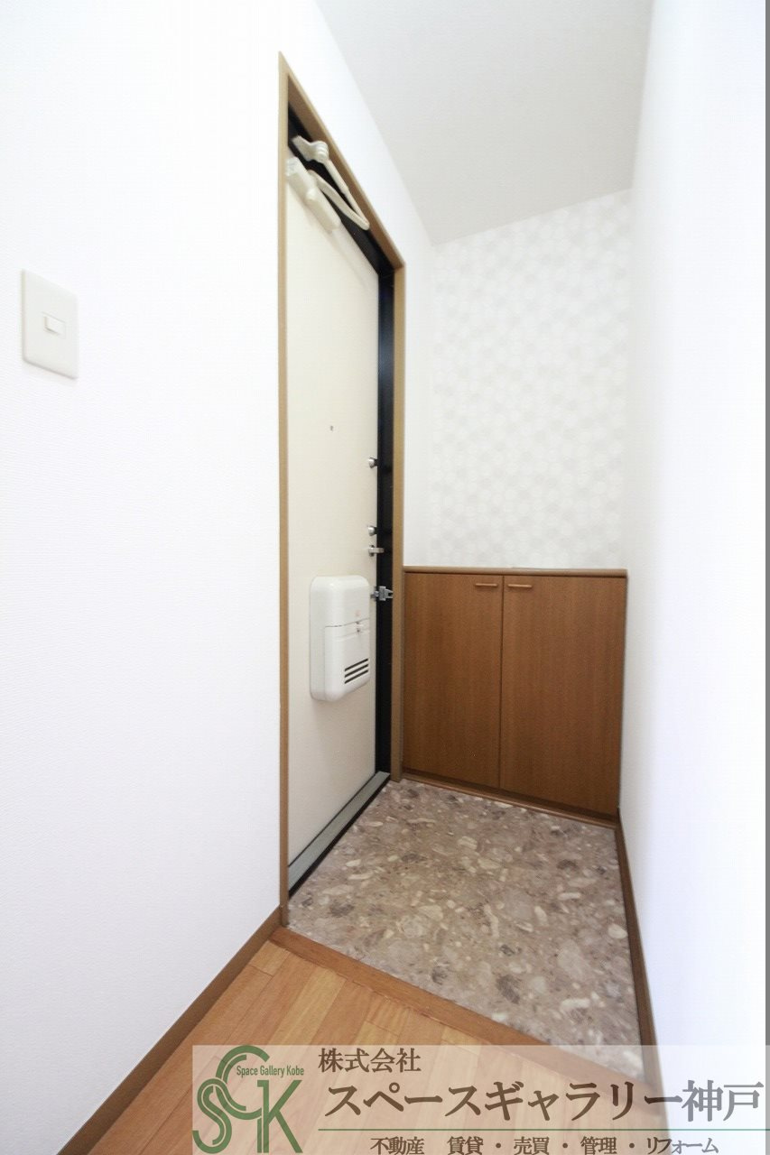エステート桃山2の玄関|※お部屋により仕様が異なる場合があります。