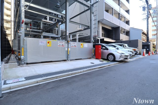 【駐車場】 | エスリード大須プレシア | 駐車場に車を止められます