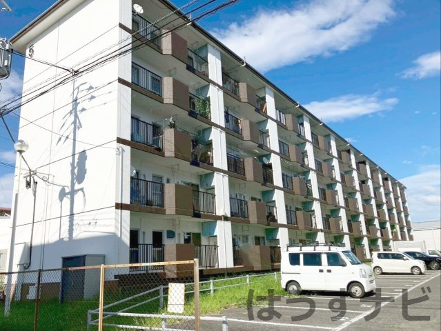 《オーナーチェンジ》多の津住宅団地5棟の外観|徒歩10分圏内に銀行、郵便局、コンビニ有り！