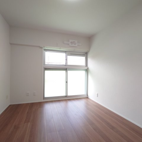 金沢シーサイドタウンさざなみ団地第１住宅１号棟の洋室