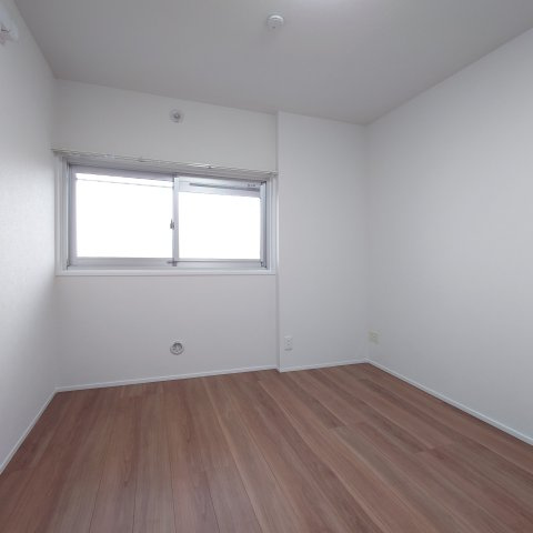 金沢シーサイドタウンさざなみ団地第１住宅１号棟の洋室