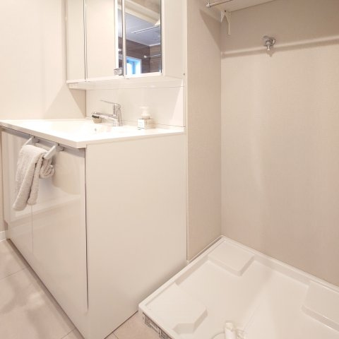 金沢シーサイドタウンさざなみ団地第１住宅１号棟のランドリースペース