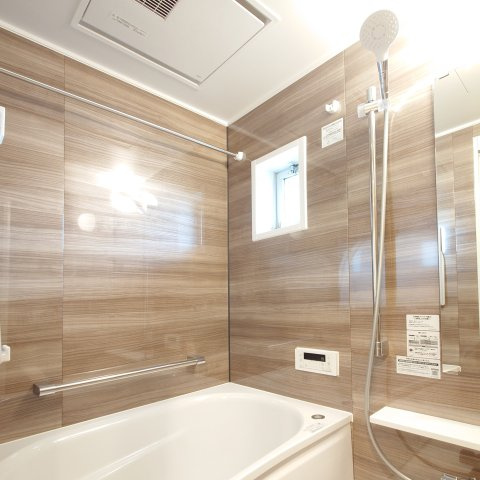 金沢シーサイドタウンさざなみ団地第１住宅１号棟の浴室|浴室換気乾燥機も追い炊きも搭載です