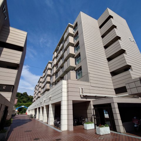 金沢シーサイドタウンさざなみ団地第１住宅１号棟の外観