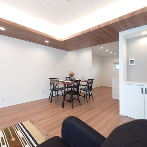 金沢シーサイドタウンさざなみ団地第１住宅１号棟の居間・リビング