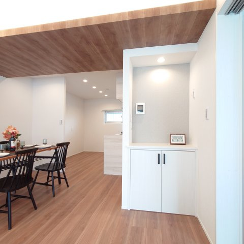 金沢シーサイドタウンさざなみ団地第１住宅１号棟の居間・リビング