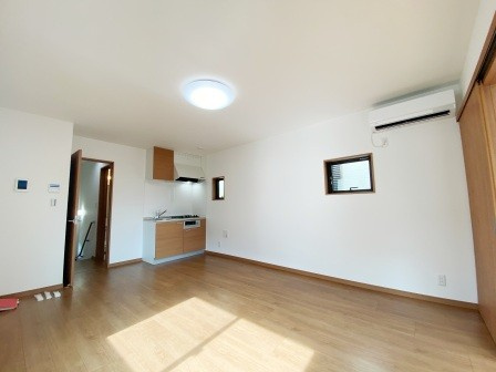 ミラノサラ02の居間・リビング|使いやすいリビングです