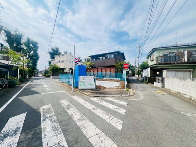 新築分譲［ミラクラス境］の前面道路含む現地写真
