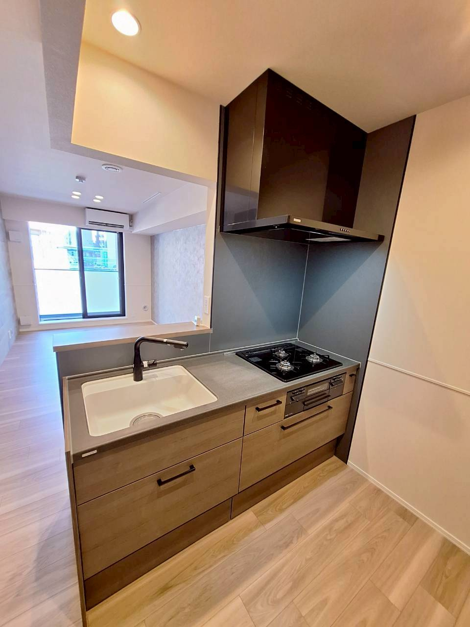 プレミアメゾンのキッチン|★ガス3口グリル付きのシステムキッチン★