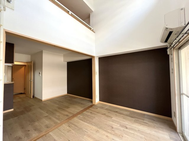 【居間・リビング】 | レイランド高宮 | 別号室の写真になります。現況優先。