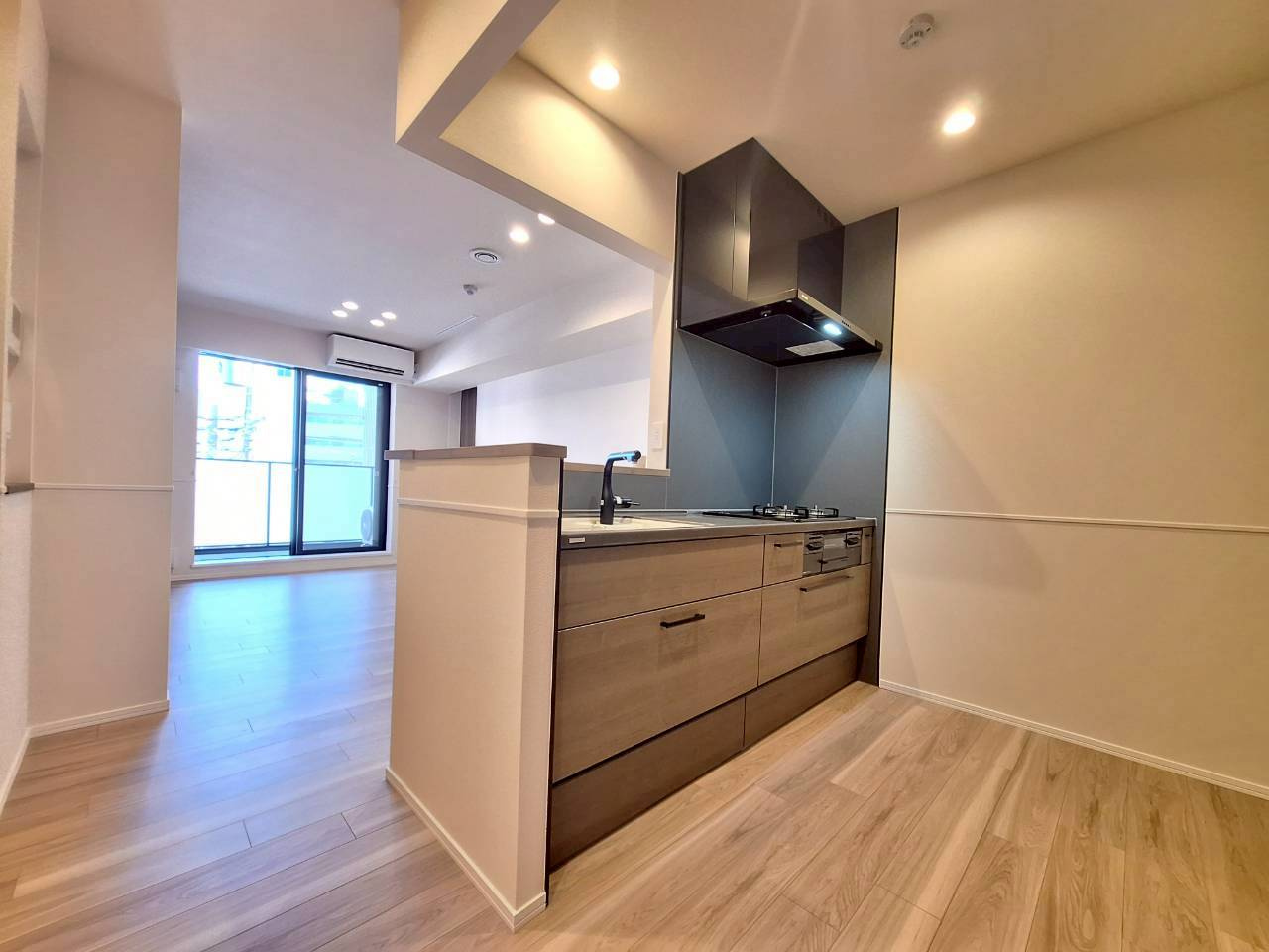 プレミアメゾンのキッチン|★ガス3口グリル付きのシステムキッチン★