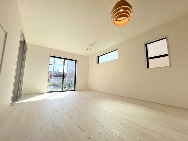 あきる野市牛沼の新築一戸建の居間・リビング