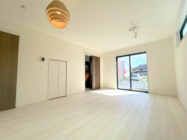 あきる野市牛沼の新築一戸建の居間・リビング