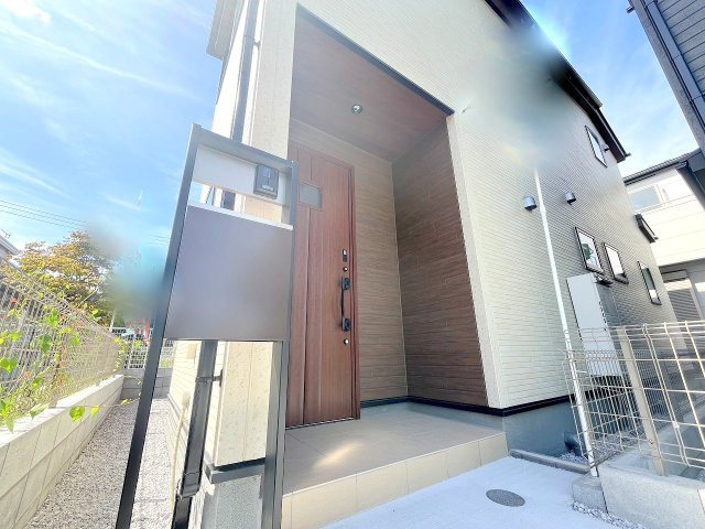あきる野市牛沼の新築一戸建の玄関