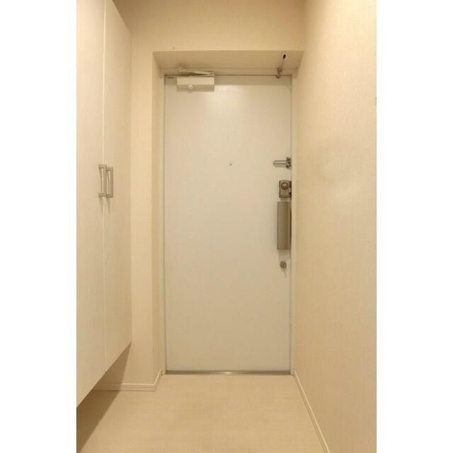 プライムアーバン津田沼の玄関