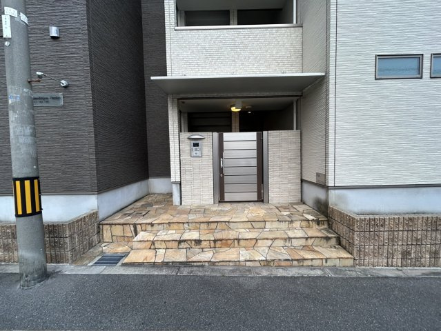 フジパレス下新庄Ⅰ番館のエントランス