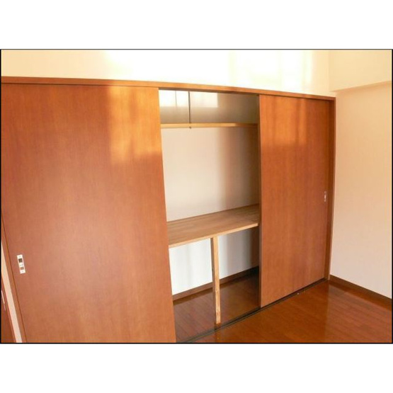 【収納】 | アーバンハイツ住乃江 | 別号室の写真になります。現況優先。