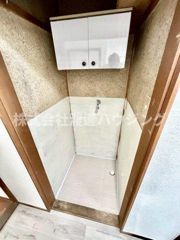 東阪田一戸建の設備|室内洗濯機置場