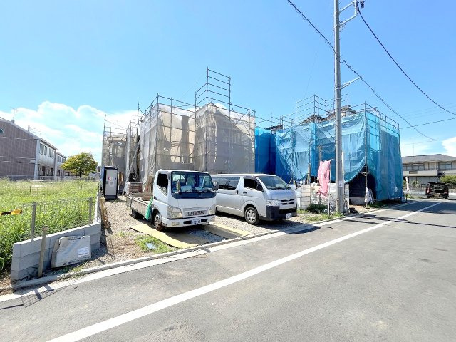 あきる野市牛沼の新築一戸建の前面道路含む現地写真