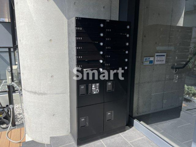 【エントランス】 | Plus door NAKANO