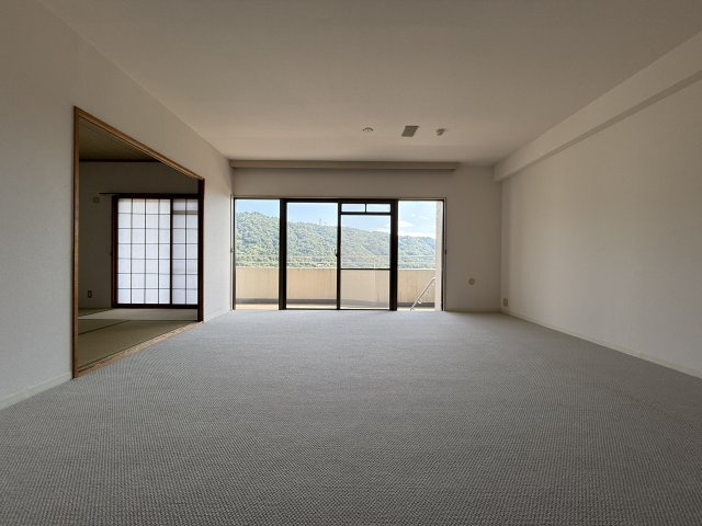 阪急池田伏尾台セラージュの居間・リビング