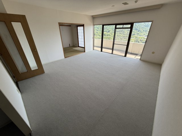 阪急池田伏尾台セラージュの居間・リビング