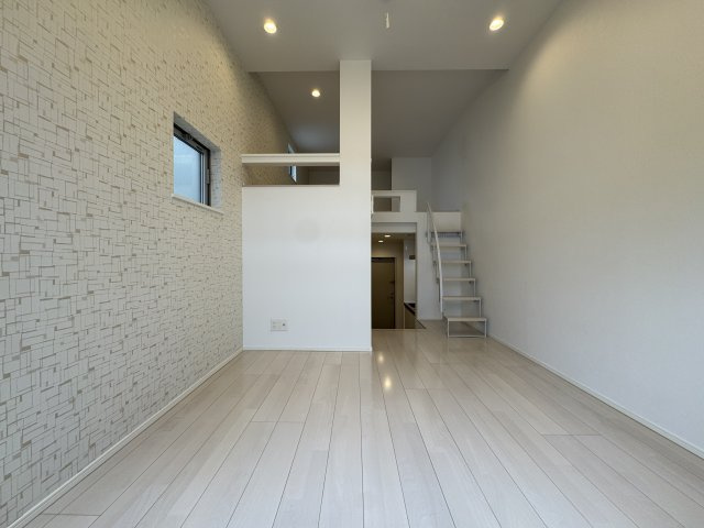 IMPERIAL RESIDENCE 八王寺の居間・リビング