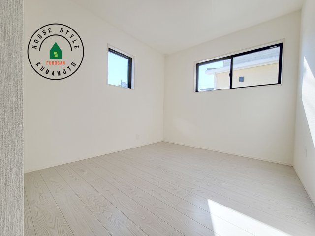 合志市合生第4-1棟（1号棟）　の内観：施工例|柔らかい陽光が差し込む明るいお部屋を演出する設計。彩光の取れる窓が気持ちの良いお部屋を創り上げます。