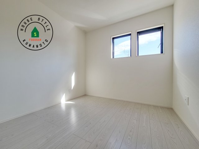 合志市合生第4-1棟（1号棟）　の内観：施工例|穏やかな光が差し込む室内には、穏やかな時間が流れます。