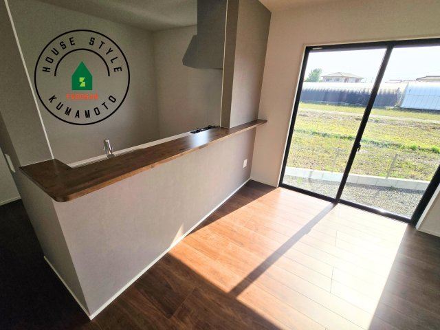 菊池郡大津町大字森第1-3棟（11号棟）　の内観：施工例|キッチンから立ち込める香りが今日の料理を期待させます。